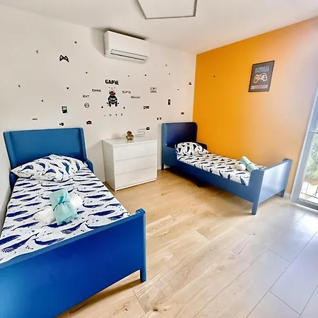 Frgk Villa Antibes Pool, Garden & Ultra-Fast Wi-Fi Villa *